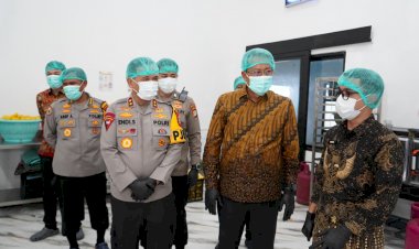 Tinjau-Dapur-SPPG-Polda-Sulteng,-Menteri-Hukum-Puji-Standar-Kualitas-Layak-Jadi-Contoh