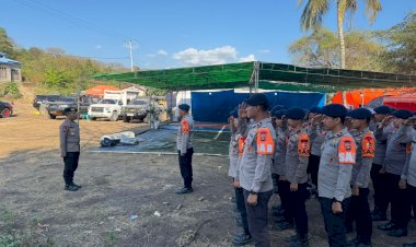 Bantu-Warga-Tetap-Terhubung,-Brimob-Hadirkan-Wi-Fi-Gratis-di-Posko-Pengungsian-Barangkolong