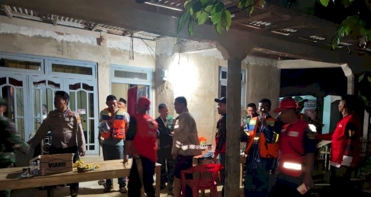 Banjir Bandang dan Longsor Terjang Lampung Barat, Polisi Evakuasi Warga Hingga Tengah Malam